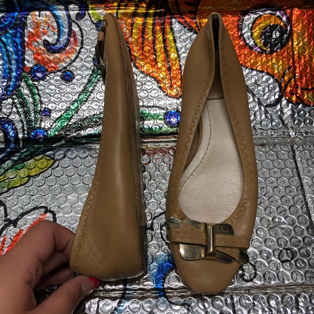Vintage nude Dior bow flats